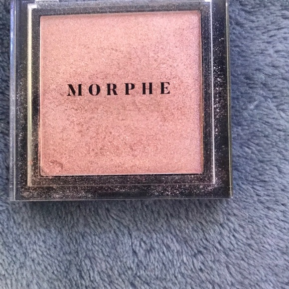 This is the mine Morphe Eyeshadow in the shade spark - Picture 1 of 2